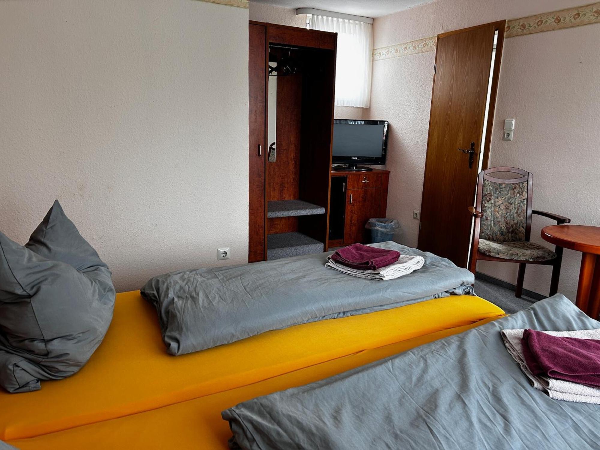 Pension Faulpelz - Doppelzimmer Mit Bad Niederorschel ภายนอก รูปภาพ